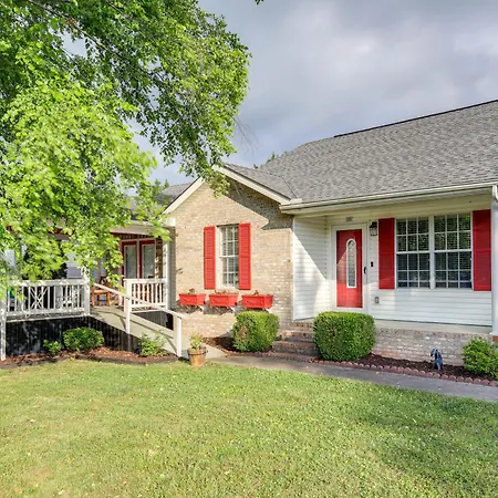 Cozy Home Near Pigeon Forge Attractions